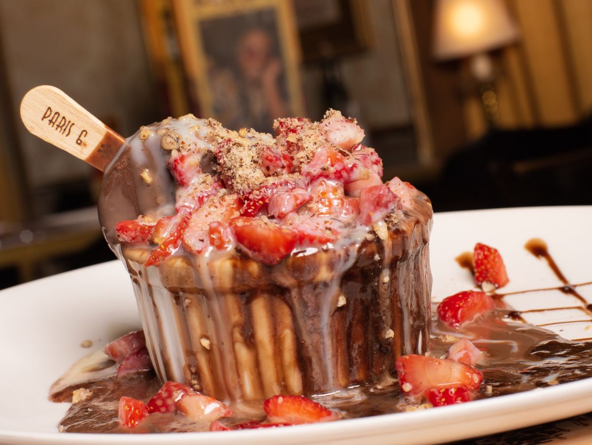 O Grand Gateau é a sobremesa campeã de vendas da rede Paris 6, principalmente a versão original apelidada de Paloma Bernardi.