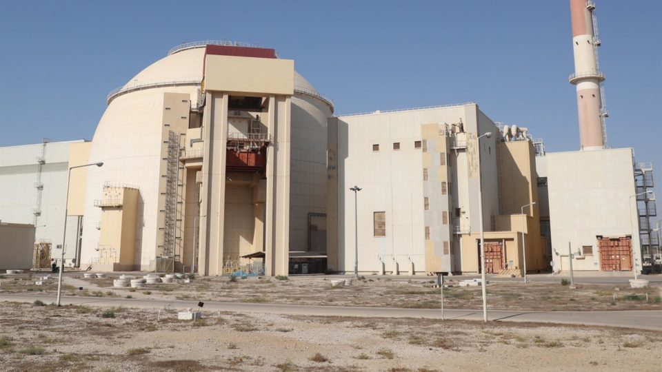 Os aiatolás atômicos não querem a paz Usina nuclear de Bushehr, no Irã