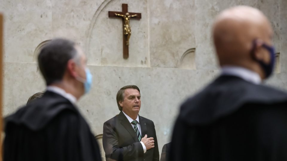 Em paz com Bolsonaro, STF evita julgar “pautas-bomba” contra o governo Jair Bolsonaro no plenário do STF, diante dos ministros Luís Roberto Barroso e Alexandre de Moraes.