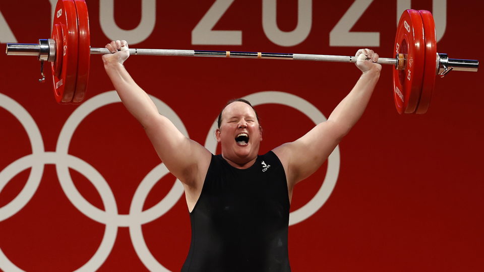 Transexuais no esporte feminino: as consequências de favorecer a inclusão acima do mérito Laurel Hubbard, da Nova Zelândia, a primeira atleta trans da história das Olimpíadas