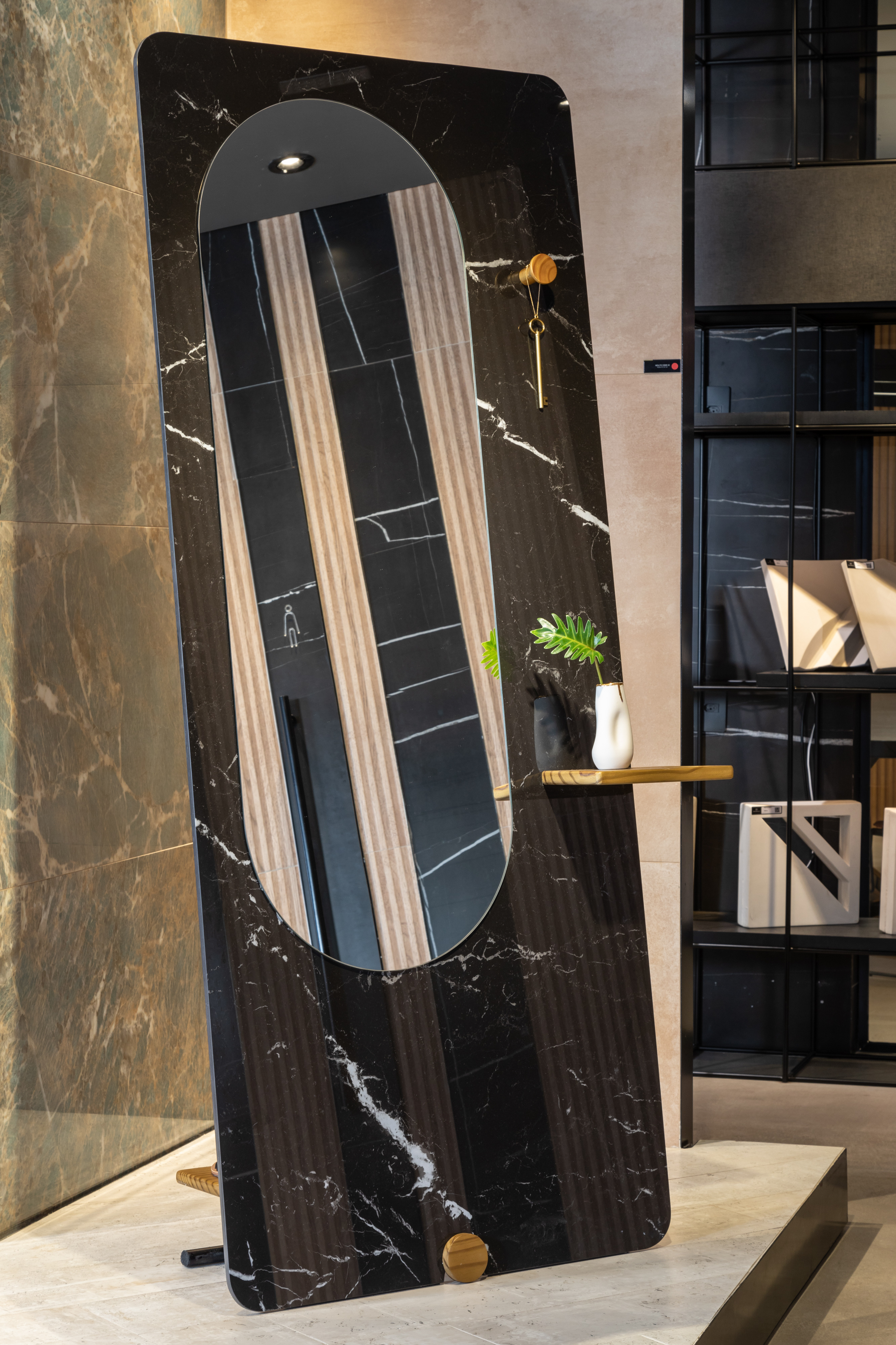 Peça elaborada pelo estúdio emDoïsdesign com grandes formatos em porcelanato. Peça elaborada pelo estúdio emDoïsdesign com grandes formatos em porcelanato.