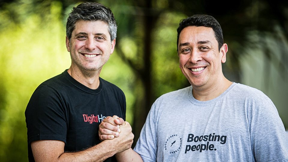 Educação em tecnologia: Rocketseat e Digital House anunciam fusão Sebastian Mackinlay, CEO da Digital House no Brasil, e Robson Marques, CEO da Rocketseat
