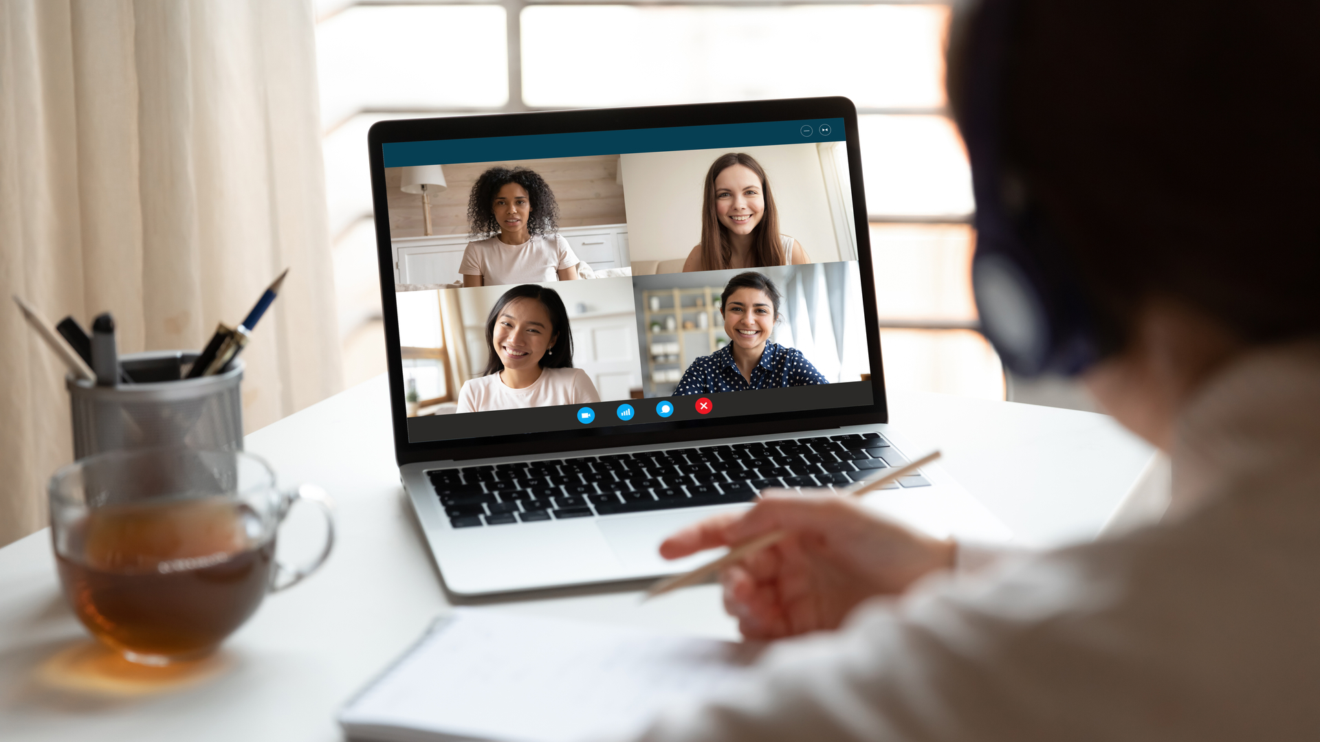 Com formato 100% digital, os cursos de inglês EAD se encaixam na rotina com muito mais facilidade.