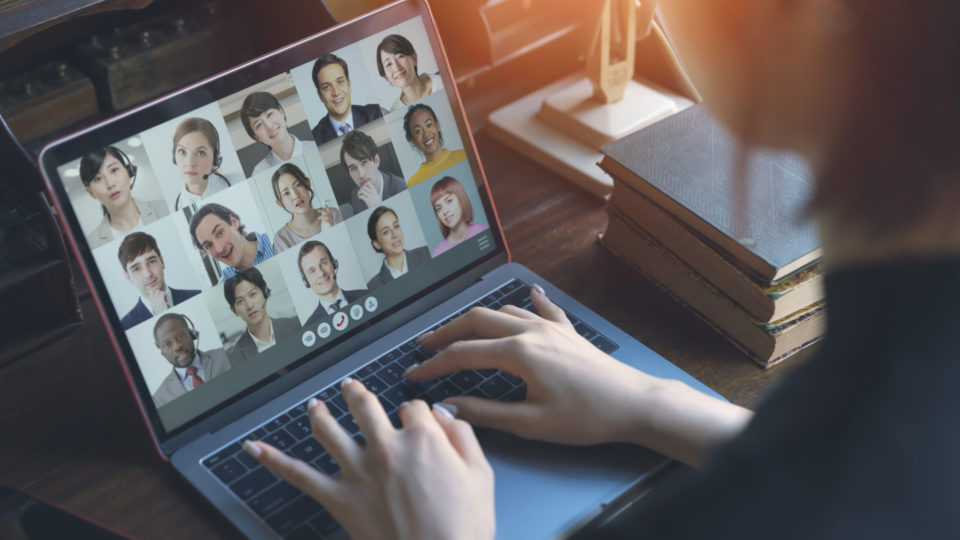 Falar inglês abre a possibilidade para novas oportunidades comerciais e valoriza a sua empresa.