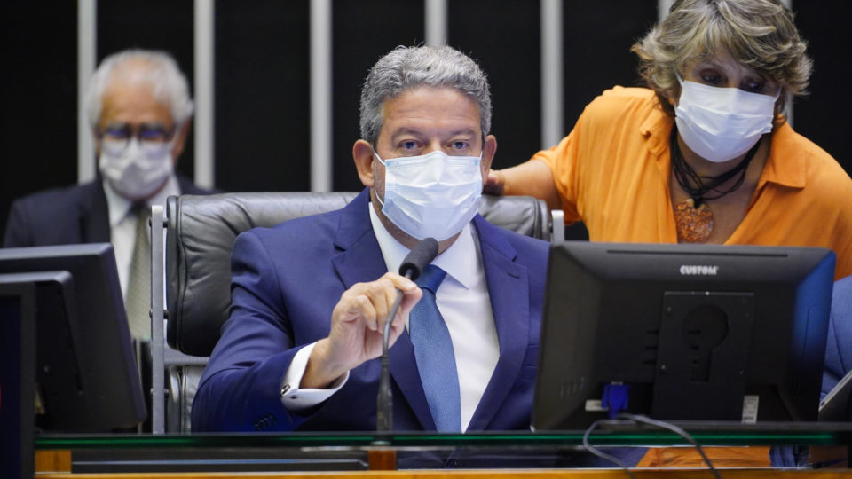 Votação da PEC sobre conselho do MP deve ficar para amanhã, diz Lira O presidente da Câmara, Arthur Lira (PP-AL)