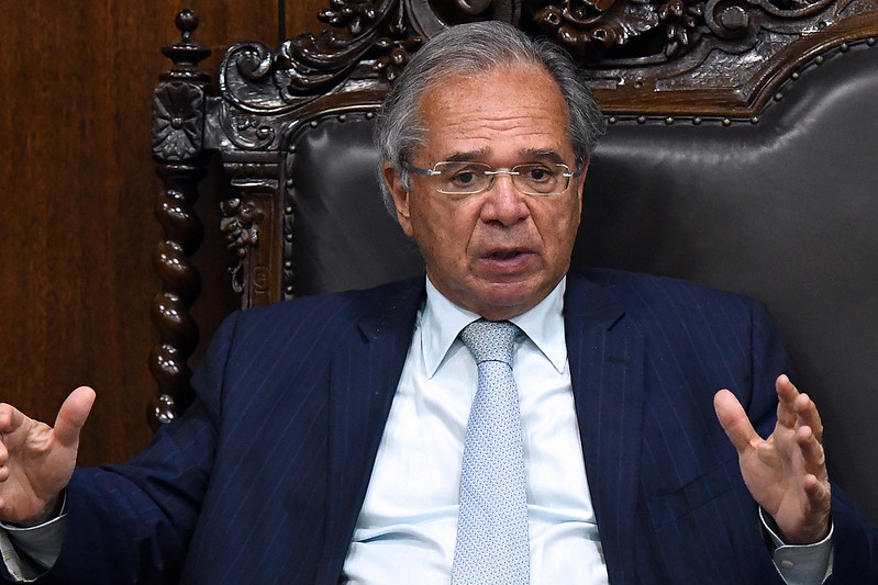 PEC dos precatórios pode abrir espaço de R$ 33 bi no Orçamento, diz Guedes Segundo Guedes, se aprovada, PEC dos precatórios vai liberar R$ 33 bi no Orçamento da União.