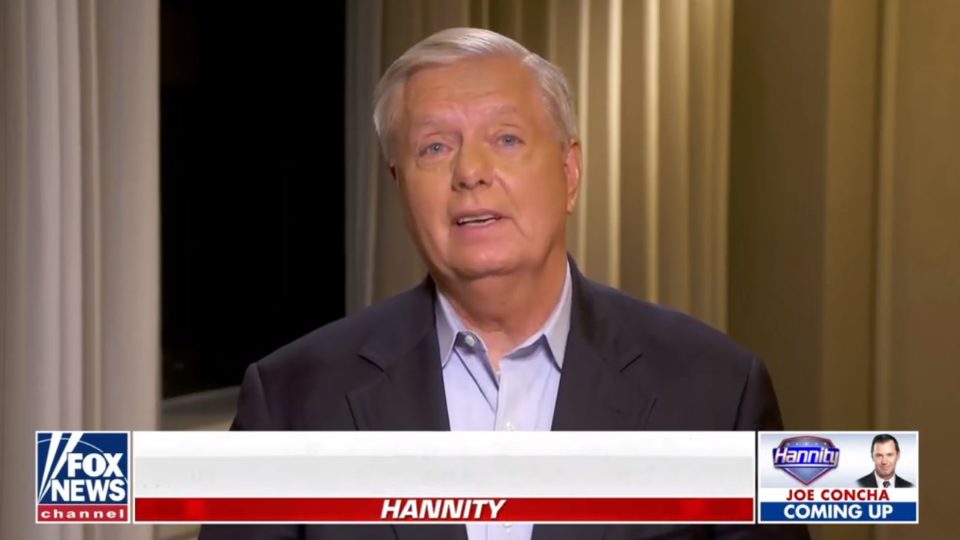 Senador diz que 40 mil brasileiros “com bolsas da Gucci” entraram ilegalmente nos EUA Em entrevista à Fox News, o senador republicano Lindsey Graham diz que milhares de brasileiros bem vestidos têm entrado ilegalmente nos Estados Unidos