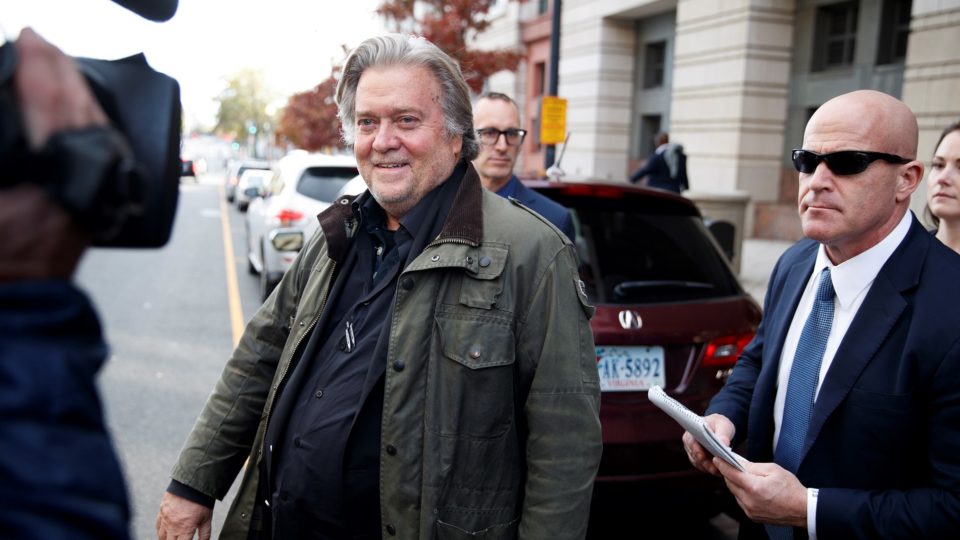 Bannon não aparece para depor, e comitê do 6 de janeiro vai votar acusação de desacato O ex-assessor da Casa Branca Steve Bannon, em imagem de 2019