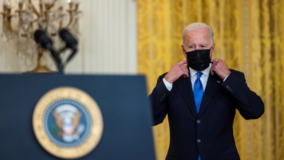 Democratas pedem que Biden revise laços com Brasil por causa de Bolsonaro Representantes do partido de Joe Biden enviaram carta ao presidente americano com críticas a Bolsonaro