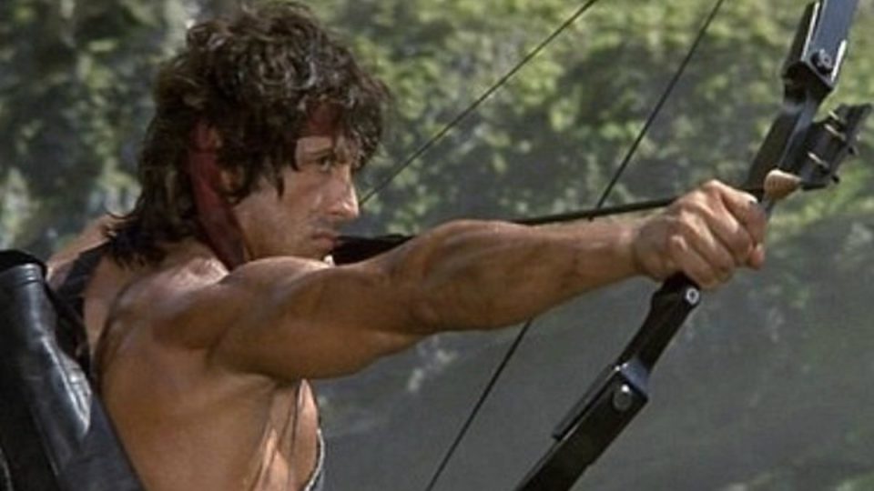 Como entender Deus por meio dos filmes de ação Rambo: onisciente, onipotente e onipresente
