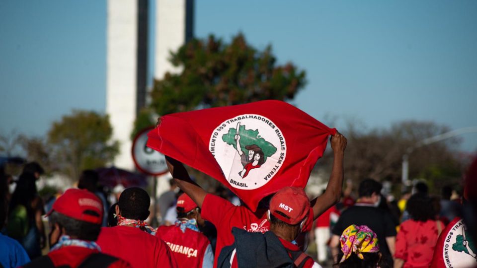 Agressões, vandalismo e ameaças: famílias de agricultores relatam ataques de militantes do MST Famílias de produtores rurais fazem vigílias para impedir ataques de militantes do MST