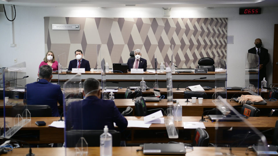 MPF abre 12 novas investigações preliminares sobre denúncias da CPI da Covid Reunião da CPI da Covid em 19/10