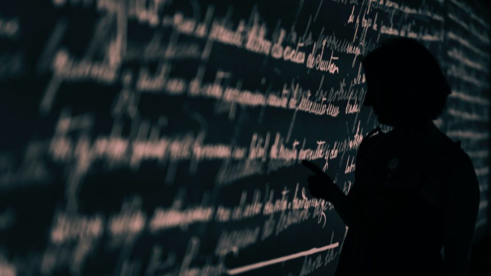 MP de Goiás entra com ação para suspender lei contra ideologia de gênero nas escolas MP de GO contesta lei que proíbe ideologia de gênero em sala de aula