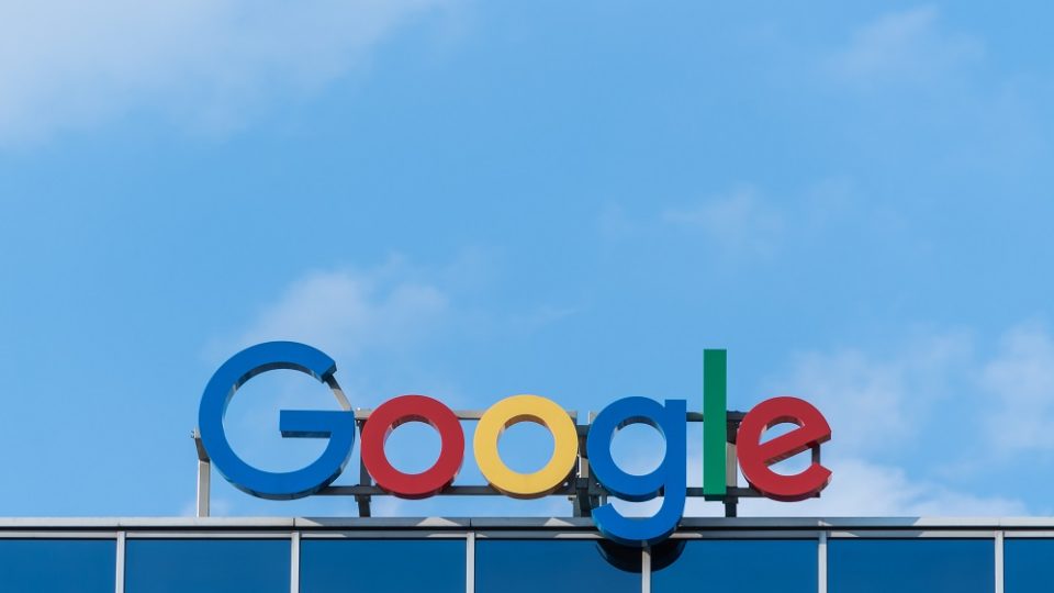 Por que é absurdo a Capes usar o Google Scholar como parâmetro de qualidade para as Humanas Fachada do Google.
