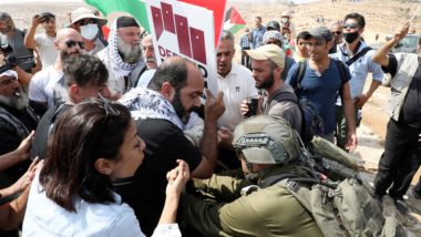 Israel acusa organizações civis da Palestina de serem grupos terroristas Manifestação de palestinos na Cisjordânia, no início de outubro