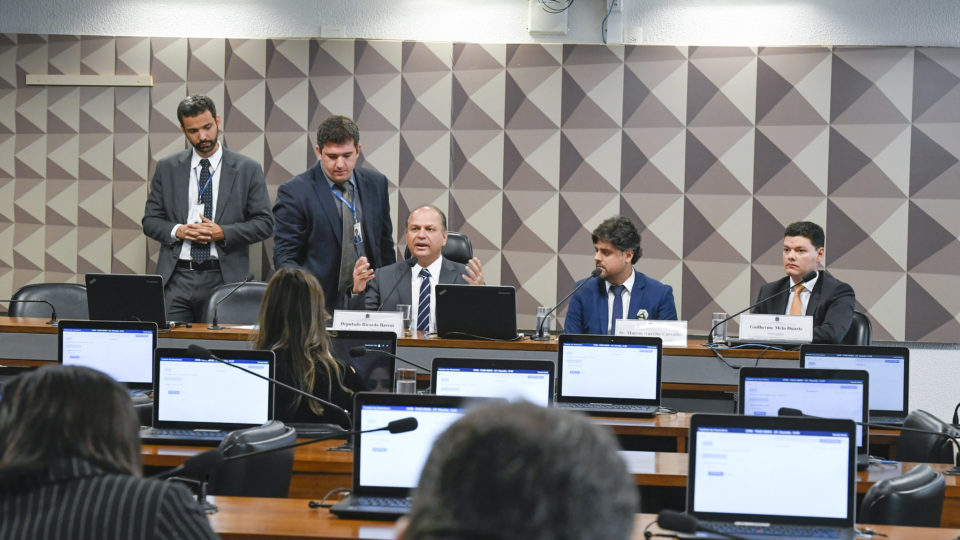 Estimulada pelo relatório de Renan sobre Covid, CPI das Fake News quer retomar trabalhos O deputado Ricardo Barros preside a última reunião da CPI das Fake News antes da paralisação, em março de 2020
