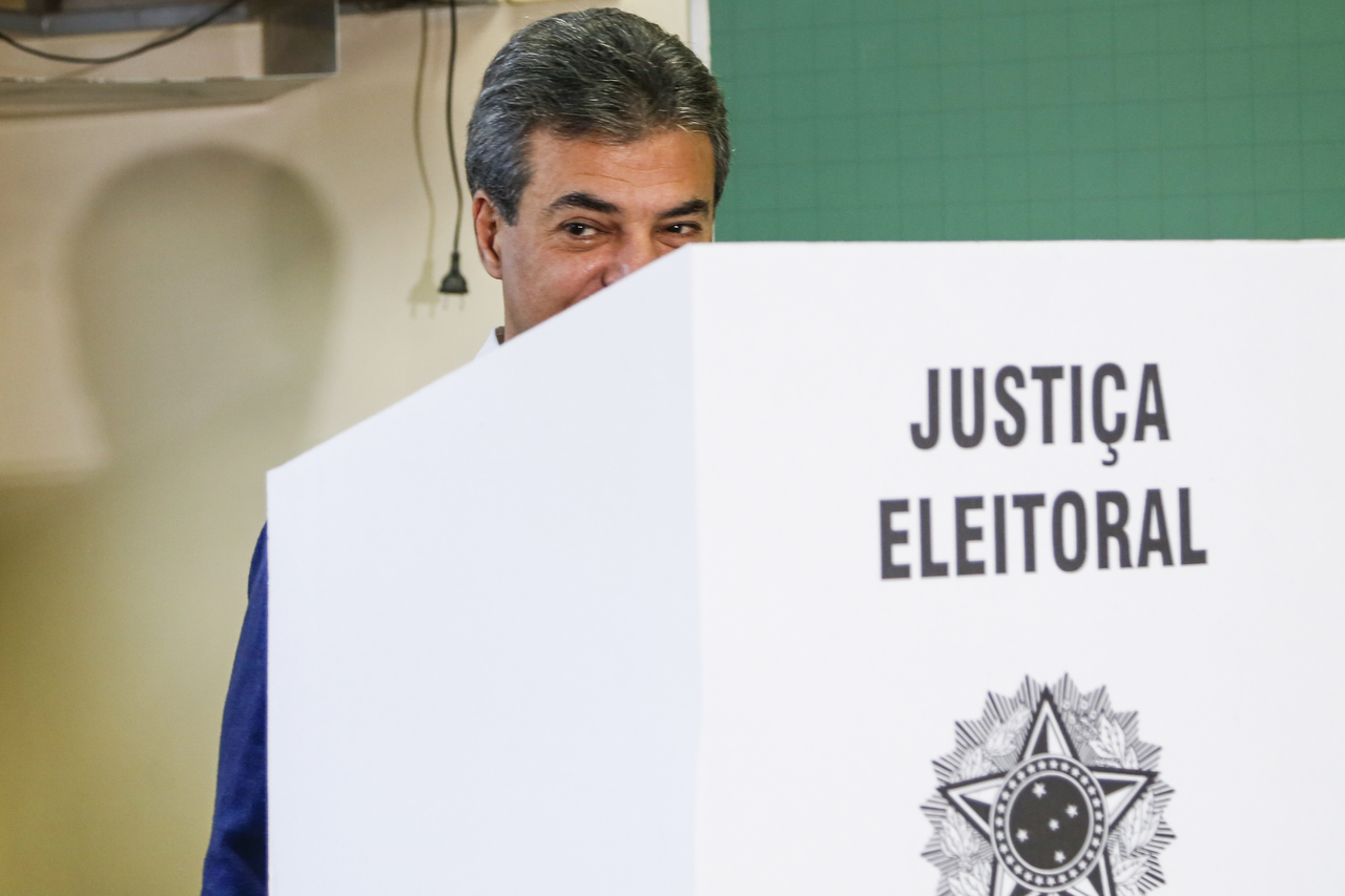 Beto Richa ensaia retorno como candidato