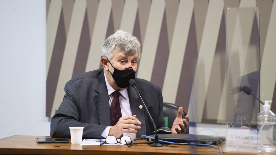 O senador Luís Carlos Heinze (PP-RS) é acusado de disseminar notícias falsas
