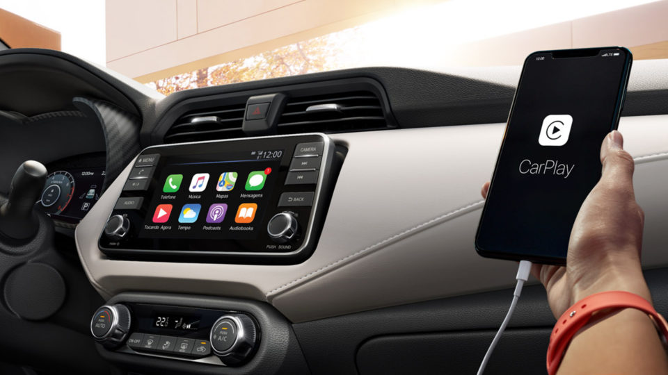 A central multimídia tem conectividade com Android Auto e Apple CarPlay