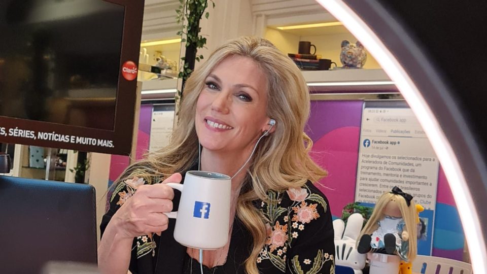 Fundadora do Clube da Alice fala sobre criação de comunidades no Facebook Summit Mônica Balestieri Berlitz