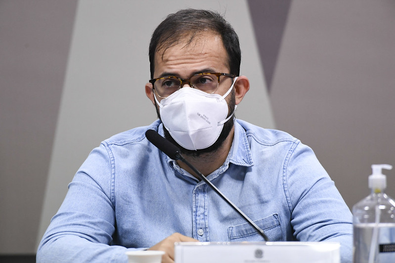 Testemunha da CPI, Luis Ricardo Miranda entra para programa de proteção a testemunha Após receber ameaças de morte, Luis Ricardo Miranda embarcou com a família para a Europa sob proteção da PF.
