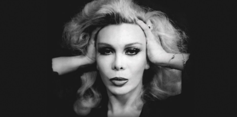Um travesti sonhava em ser transformista, mas um transgênero o transformou em traveco A ideologia de gênero se tornou uma máquina de criar pessoas infelizes.