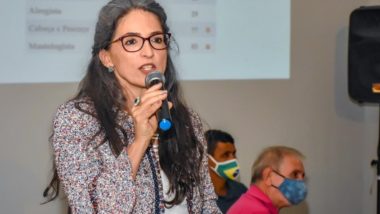 Raíssa Soares deixa secretaria de Saúde de Porto Seguro para entrar na política A médica Raíssa Soares, em evento de despedida organizado pela Prefeitura de Porto Seguro.