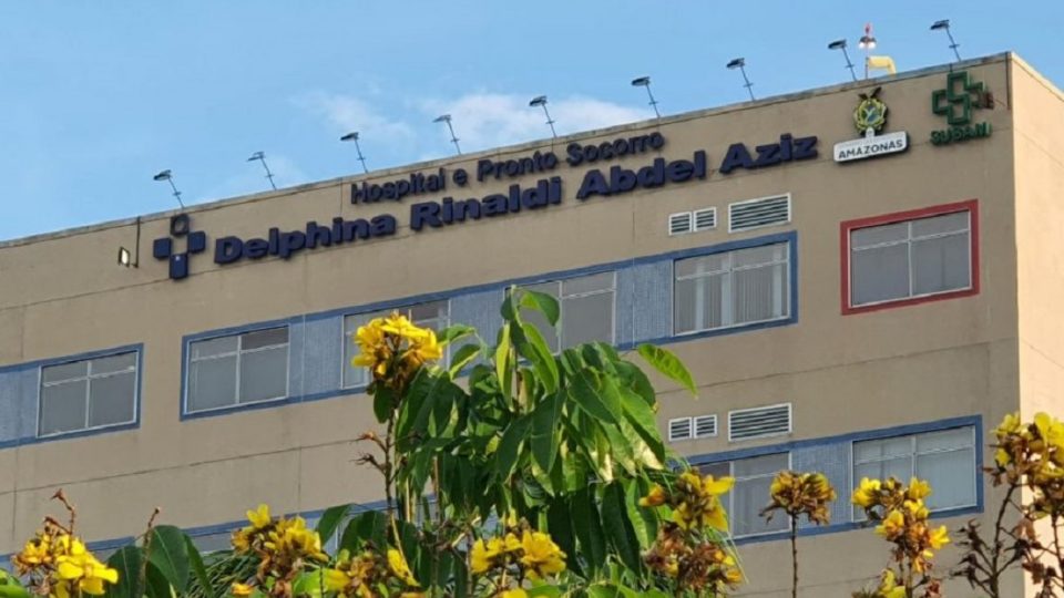 Bolsonaro retira condecoração dada a médico de estudo com superdosagem de cloroquina Pesquisa, realizada entre março e abril de 2020, contou com a participação de 81 pacientes internados em estado grave no Hospital Delphina Aziz, de Manaus.