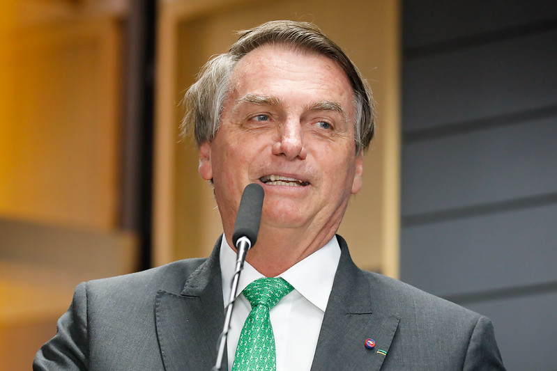 Bolsonaro nega barganhas de emendas e diz argumentos do STF são injustos O presidente Jair Bolsonaro negou que tenha barganhado emendas no Congresso e afirmou que os argumentos usados pela ministra Rosa Weber, que suspendeu a execução das emendas do relator, são injustos.