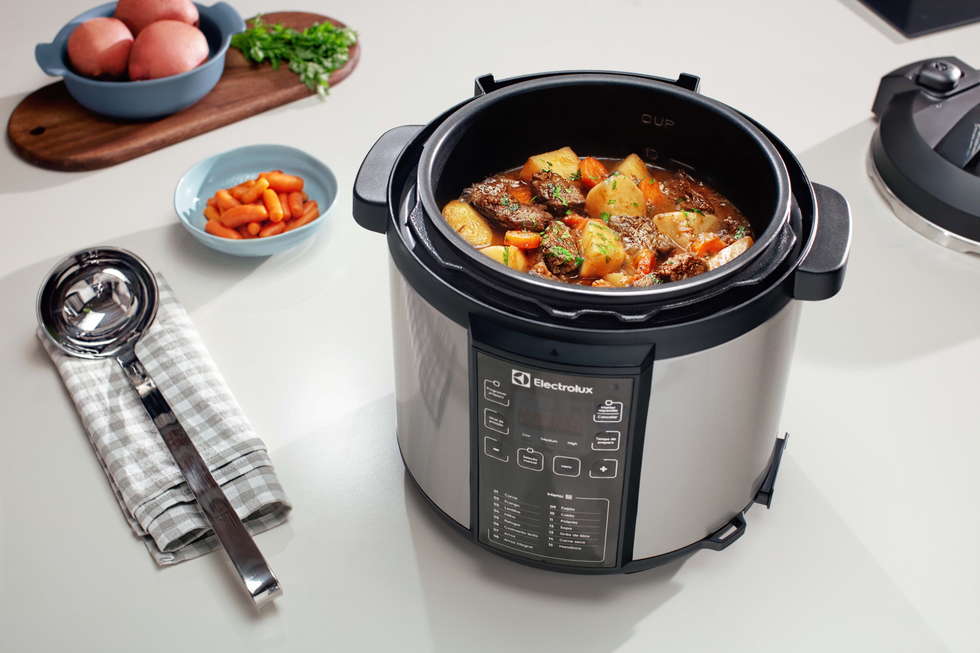 Mais alimentos à base de plantas e mais tempo para cozinhar em casa é o que está no horizonte das próximas gerações. Mais alimentos à base de plantas e mais tempo para cozinhar em casa é o que está no horizonte das próximas gerações.