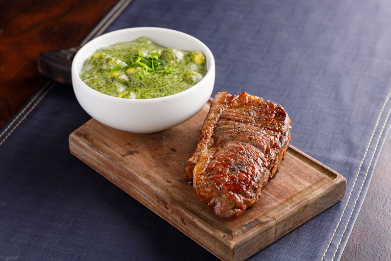 Conheça as casas de carne e churrascarias participantes do Festival Bom Gourmet Carro-chefe de nove restaurantes do Festival Bom Gourmet, a carne é uma das primeiras opções de muitos brasileiros quando o assunto é comer bem fora de casa. E não faltam opções irresistíveis nesta edição, como o chorizo na brasa acompanhado de nhoque de batata com molho de queijo e espinafre do La Vaca Steakhouse.