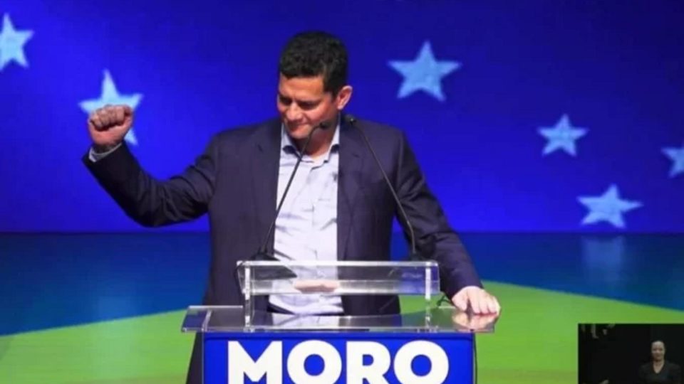Moro: o vendedor de sonhos (que, no entanto, não ousa mencionar o STF) Super Moro: soluções fáceis, simples e eficientes para todos os problemas nacionais.