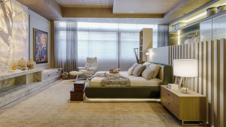 Projeto de Viviane Busch utilizou spots da Everlight, exclusividade Ideally Iluminação, além de peças decorativas da loja
