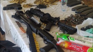 Novo cangaço: como a polícia do Paraná combate o crime que aterroriza o Brasil Parte do arsenal apreendido na ação da PM que surpreendeu assaltantes de banco na cidade de Três Barras do Paraná.