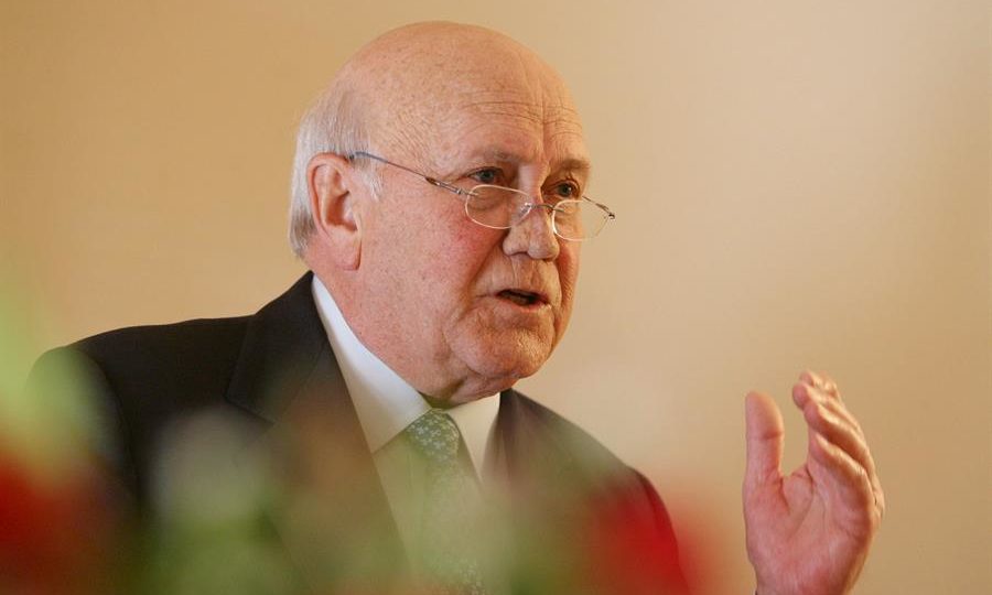F.W. de Klerk, último presidente da África do Sul no apartheid, morre aos 85 anos Frederik de Klerk, ex-presidente da África do Sul e vencedor do Prêmio Nobel da Paz, morreu aos 85 anos. Foto de arquivo, 26 de julho de 2007