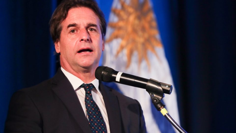 Uruguai corre para fechar acordo com a China antes de eleição no Brasil O presidente uruguaio, Luis Lacalle Pou, quer que um tratado com os chineses seja definido já em 2022