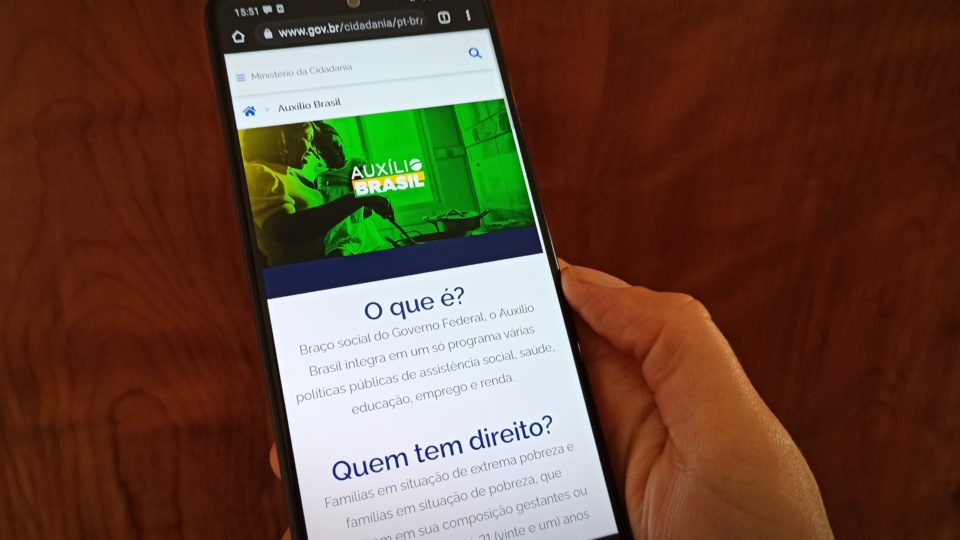 Câmara aprova MP que cria o Auxílio Brasil, o substituto do Bolsa Família Auxílio Brasil