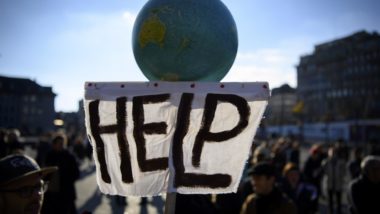 Negociações por acordo emperram, e encerramento da COP26 é adiado para sábado Protesto em Lausanne, na Suíça, para cobrar compromissos efetivos na COP26