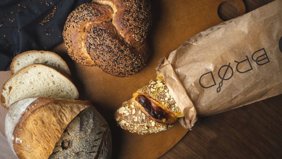 Amigos resgatam receitas de pães vikings em nova cafeteria de Curitiba Brod Bakery