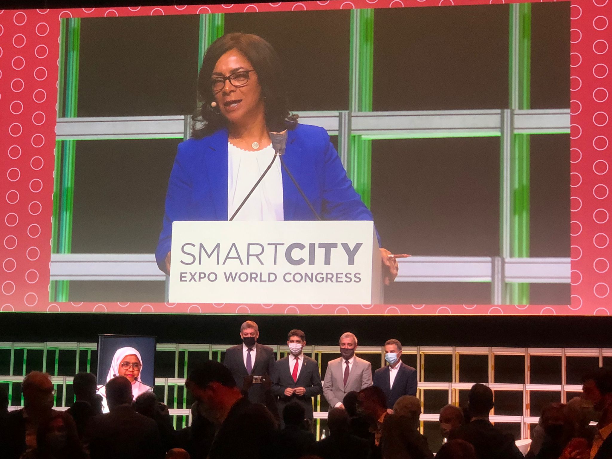 O Smart City Expo World Congress acontece desde 2011 para reunir lideres e tornar cidades mais inteligentes.