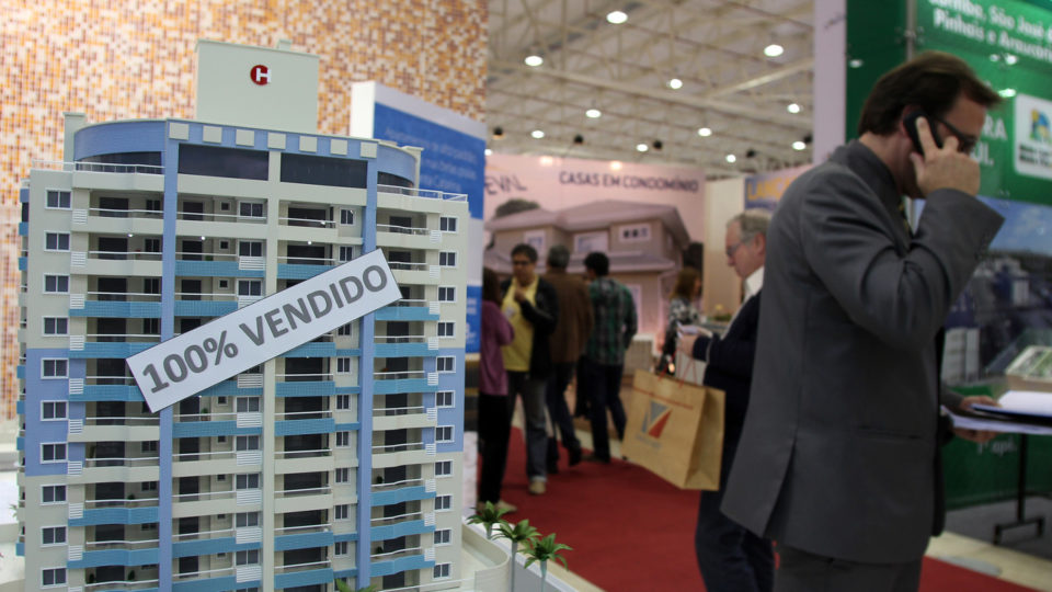 Feira de Imóveis do Paraná começa nesta quinta-feira (18) com 30 mil unidades à venda Feira de Imóveis do Paraná começa nesta quinta-feira (18) com 30 mil unidades à venda