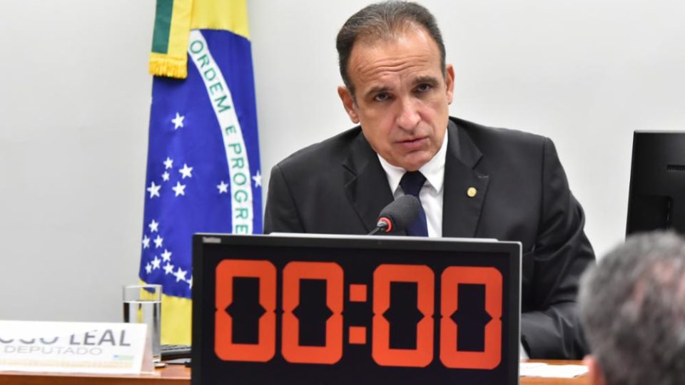 O relator-geral do Orçamento 2022, deputado Hugo Leal (PSD-RJ).