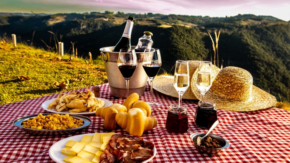 Livro resgata memórias da gastronomia e do vinho da Serra Gaúcha. E dá pra baixar de graça! vinho serra gaúcha