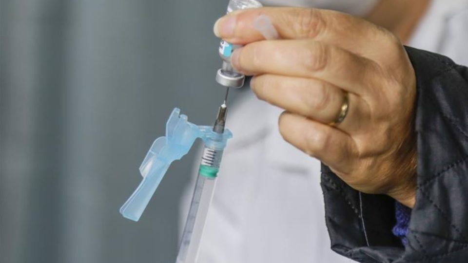 Megavacinação em Curitiba sábado vai imunizar quem ainda não tomou 2ª e 3ª dose Megavacinação em Curitiba sábado vai imunizar quem ainda não tomou 2ª e 3ª dose