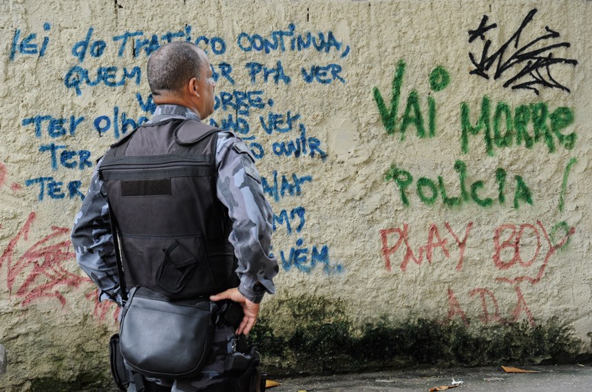 <em>Violência contra policiais: Em 2020, 176 policiais (148 militares e 28 civis) perderam a vida em serviço ou em decorrência da função (Foto: Tânia Rego/Agência Brasil)</em> <em>Violência contra policiais: Em 2020, 176 policiais (148 militares e 28 civis) perderam a vida em serviço ou em decorrência da função (Foto: Tânia Rego/Agência Brasil)</em>