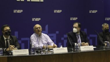 Diretor de Avaliação da Educação Básica do Inep pede exoneração O ministro da Educação, Milton Ribeiro, acompanhado do presidente do INEP, Danilo Dupas e do delegado do PF, Cléo Mazzotti, e do diretor de Operações dos Correios, Carlos Henrique Ribeiro, faz balanço do primeiro dia de provas do ENEM 2021.