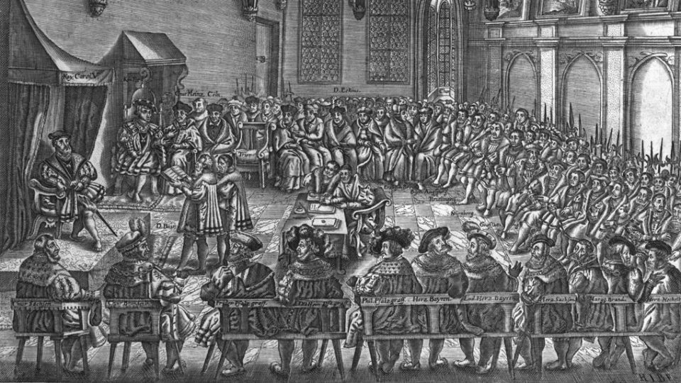 Gravura retratando a Dieta de Augsburgo, na qual foi apresentada ao imperador Carlos V a "Confissão de Augsburgo".