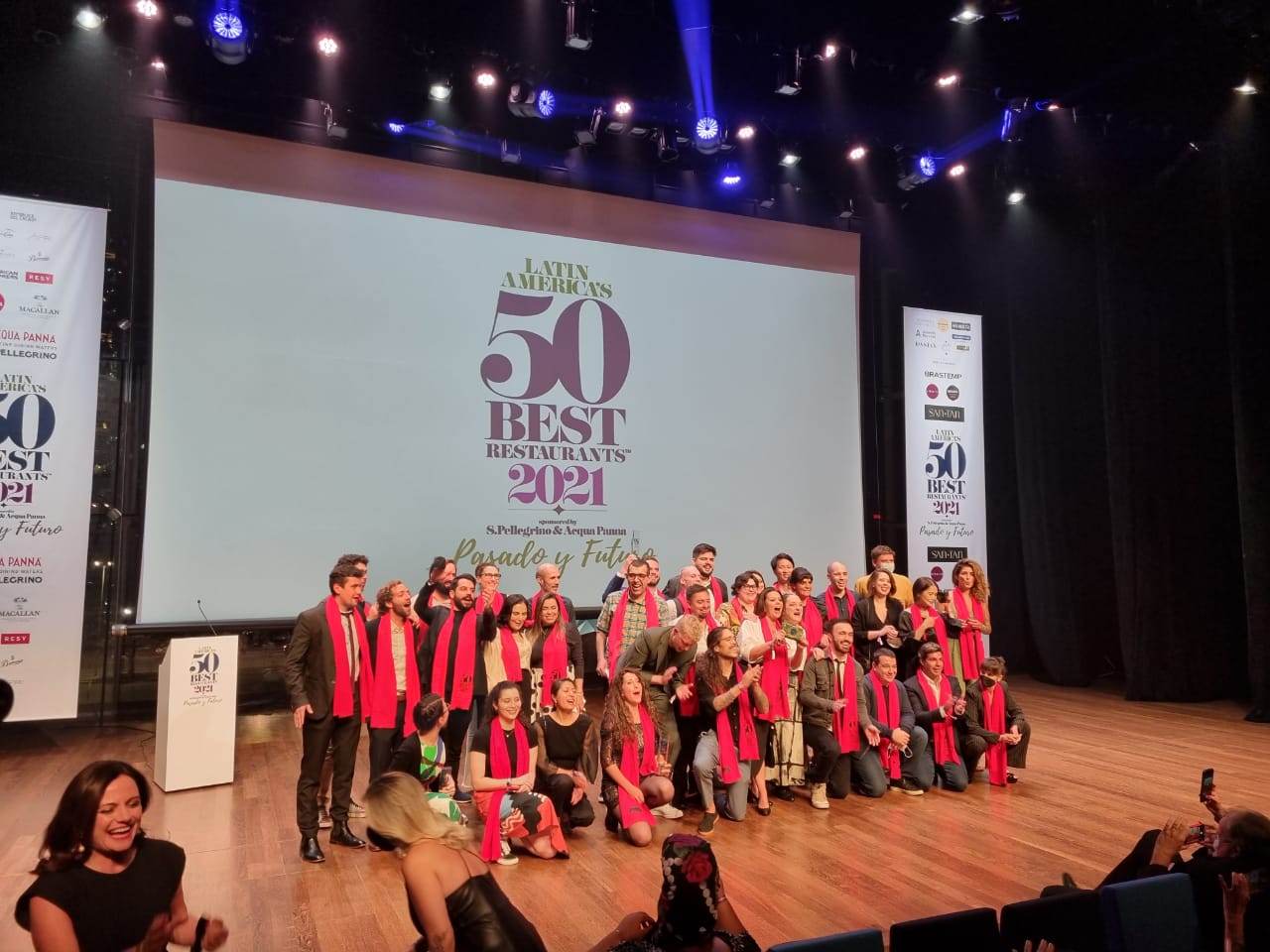 Chefs brasileiros reunidos para o anúncio dos melhores da América Latina.