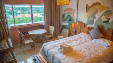 Vista aérea de um quarto do hotel Selina Foz do Iguaçu.