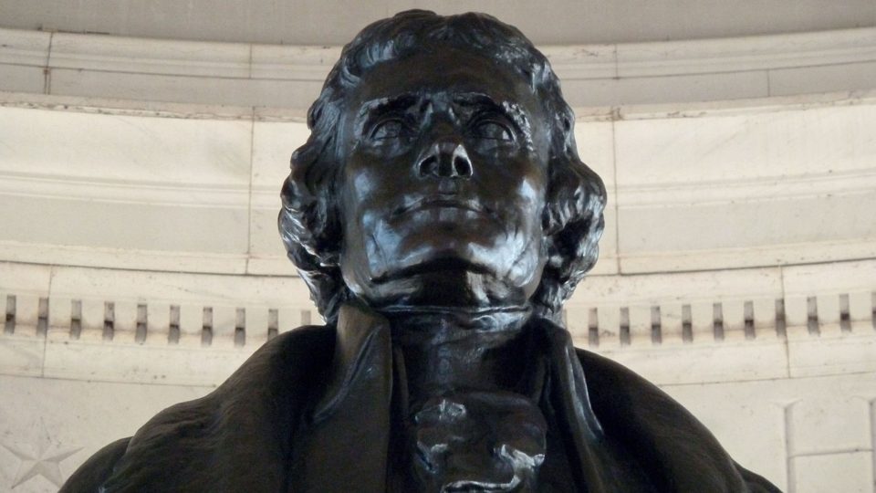 Cancelar Thomas Jefferson por causa da escravidão é idiotice moral Estátua de Thomas Jefferson, no Jefferson Memorial, em Washington.
